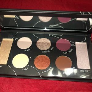 Protégé palette from SUVA beauty